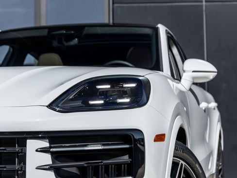 New 2026 Porsche Cayenne Coupe image 16