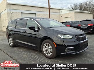 Certified 2025 Chrysler Pacifica Select video 1