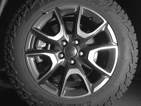 Used 2025 Jeep Compass Trailhawk AWD/4WD image 12
