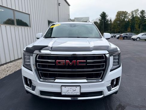 Used 2023 GMC Yukon XL SLT image 2