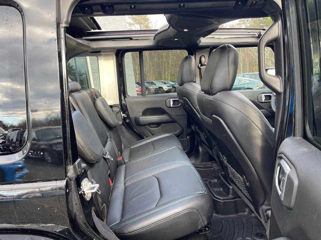 Used 2024 Jeep Wrangler High Altitude AWD/4WD image 16