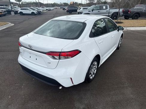 Used 2025 Toyota Corolla LE image 10