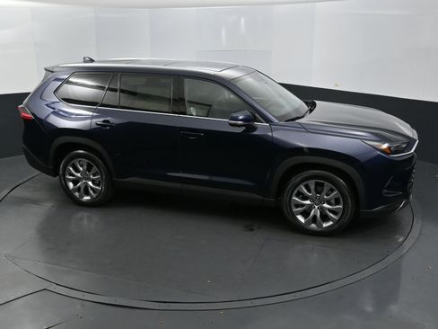 Used 2025 Toyota Grand Highlander AWD Hybrid image 33