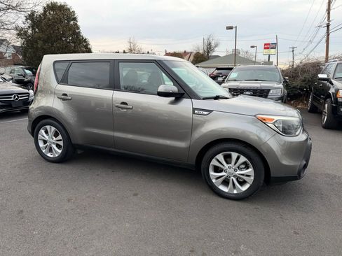 Used 2014 Kia Soul + image 10