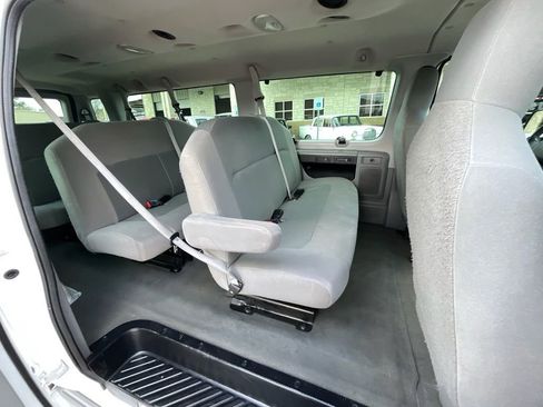 Used 2009 Ford E-350 and Econoline 350 XLT RWD image 27