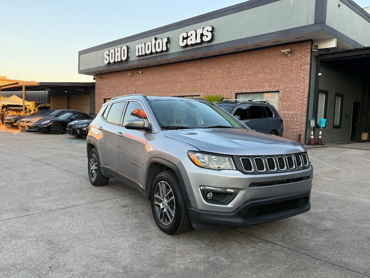 Used 2019 Jeep Compass Latitude FWD image 2