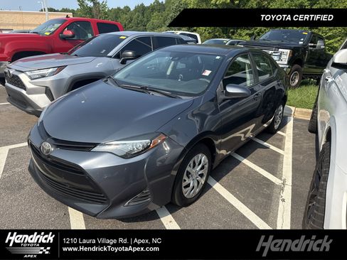 Used 2019 Toyota Corolla LE FWD image 1