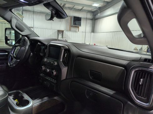 Used 2022 GMC Sierra 2500 Denali w/ Denali Black Diamond Edition AWD/4WD image 13