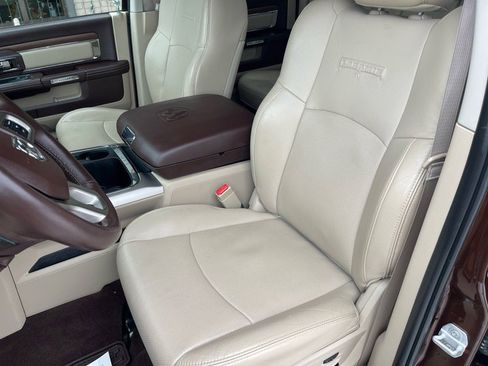 Used 2015 RAM 1500 Laramie w/ Convenience Group image 25