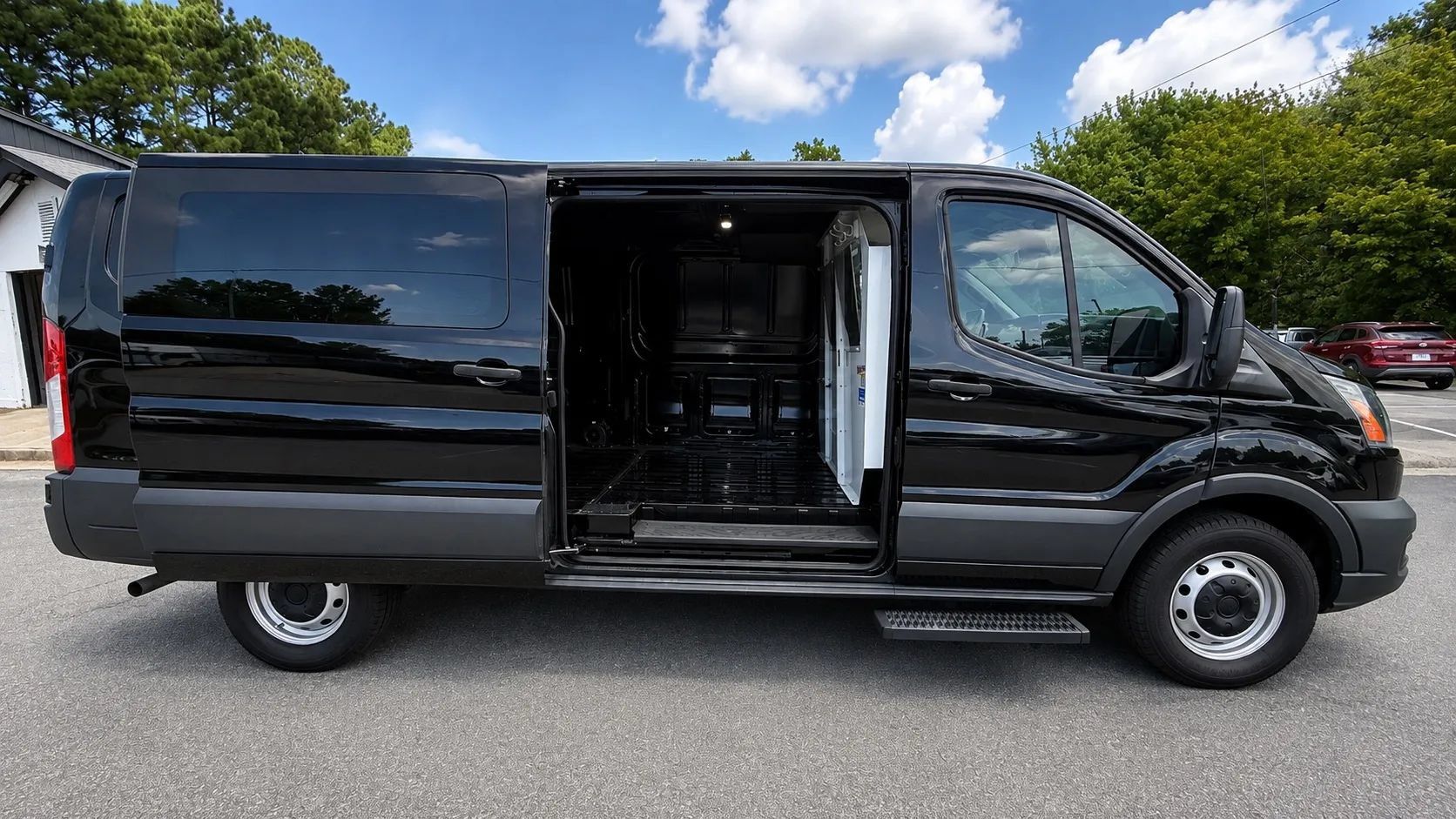 Used 2023 Ford Transit 250 Low Roof RWD image 4