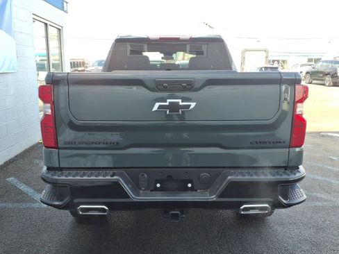 Used 2025 Chevrolet Silverado 1500 Custom Trail Boss w/ LPO, Dark Essentials Package AWD/4WD image 5