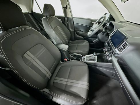 Used 2025 Hyundai Venue SEL image 30