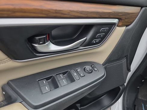 Used 2019 Honda CR-V Touring image 11