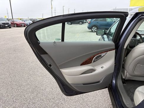 Used 2013 Buick LaCrosse Premium FWD image 32