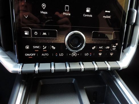 Used 2025 GMC Acadia Elevation FWD image 22