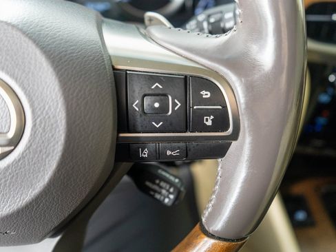 Used 2016 Lexus LX 570 4WD w/ Luxury Package image 18