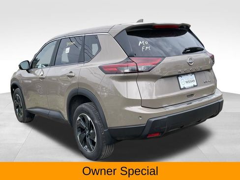 Certified 2024 Nissan Rogue SV AWD/4WD image 4