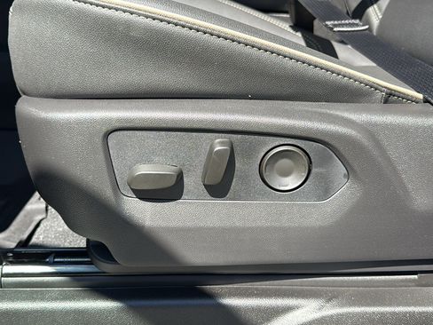 New 2026 GMC Yukon XL Elevation AWD/4WD image 8