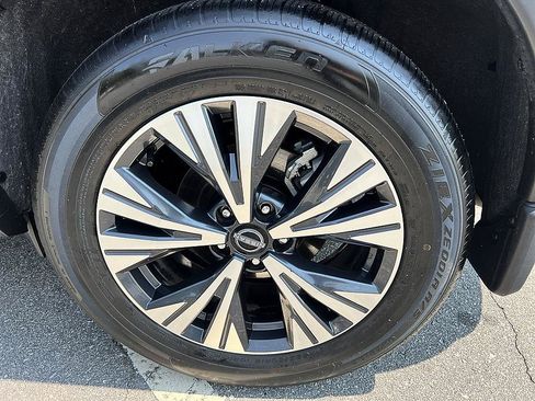 Certified 2023 Nissan Rogue SV w/ SV Premium B Package FWD image 10