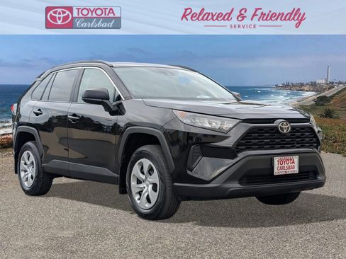 Used 2020 Toyota RAV4 LE image 1