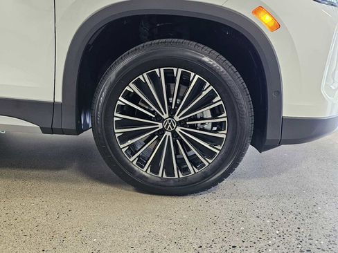 New 2025 Volkswagen Tiguan S image 9