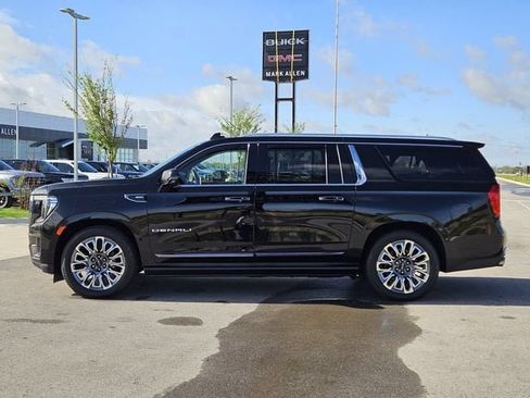 Used 2023 GMC Yukon XL Denali Ultimate AWD/4WD image 4