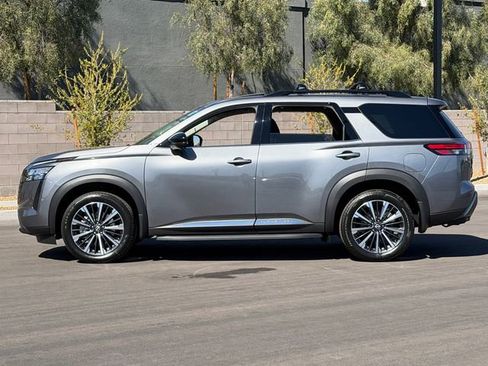 New 2026 Nissan Pathfinder Platinum FWD image 2