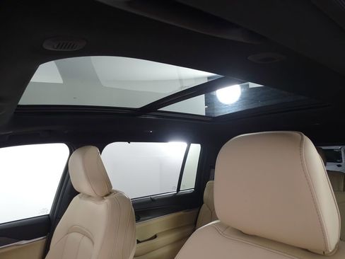 New 2025 Jeep Grand Cherokee L Limited image 11