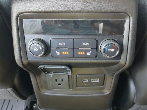 Used 2023 GMC Acadia SLT w/ Technology Package image 18