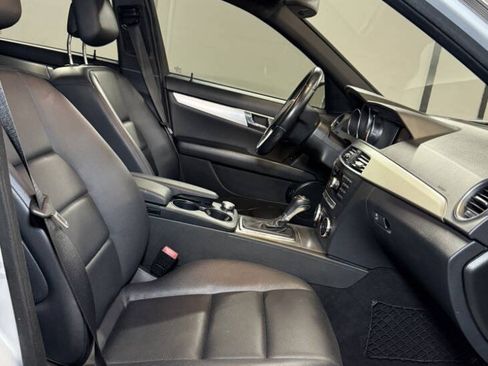 Used 2013 Mercedes-Benz C 250 Sedan image 6