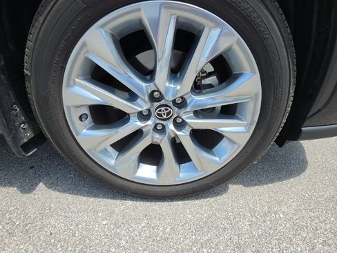 Used 2023 Toyota Highlander Limited AWD/4WD image 4