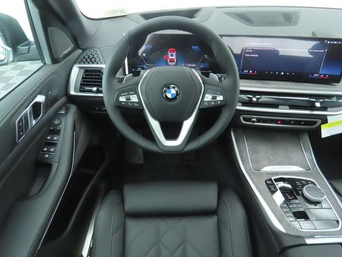 Used 2026 BMW X5 xDrive40i w/ Premium Package AWD/4WD image 11