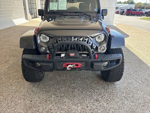 Used 2017 Jeep Wrangler Unlimited Rubicon AWD/4WD image 29
