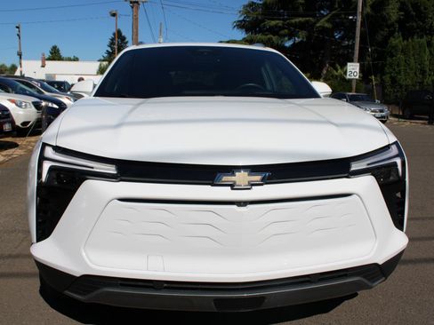 Used 2024 Chevrolet Blazer EV LT AWD/4WD image 2