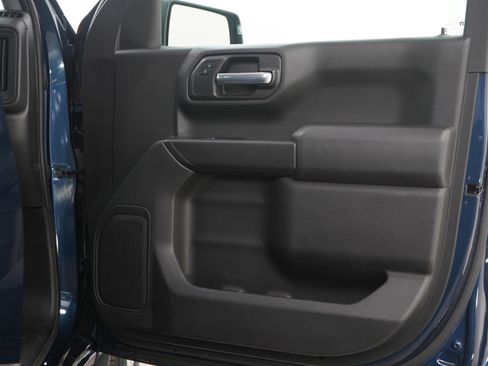 Used 2020 Chevrolet Silverado 1500 Custom w/ Trailering Package image 12