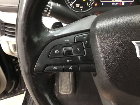 Used 2019 Cadillac XT4 Luxury w/ Cold Weather Package AWD/4WD image 15
