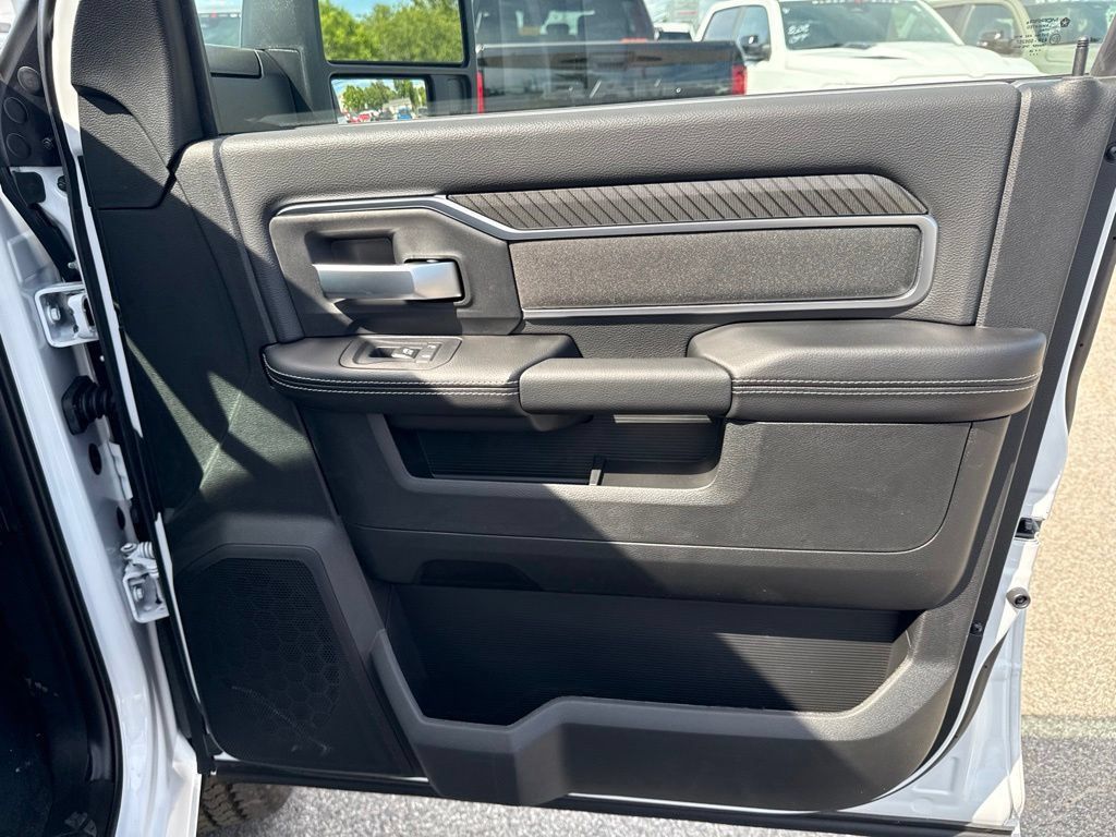 New 2026 RAM 2500 Big Horn AWD/4WD image 27