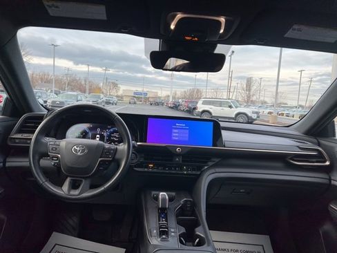 Used 2023 Toyota Crown XLE image 11