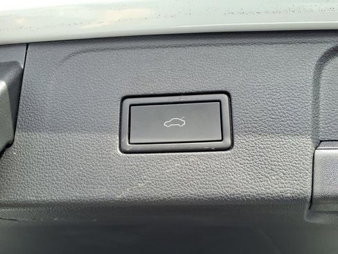 Used 2024 Volkswagen Atlas Peak Edition SE image 17