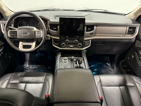 Certified 2024 Ford Expedition XLT image 36