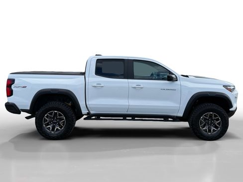 Used 2024 Chevrolet Colorado ZR2 w/ Technology Package AWD/4WD image 6