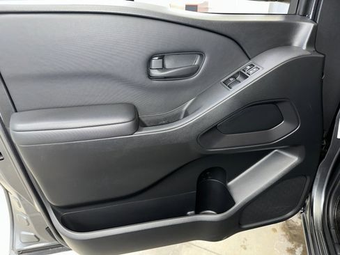 Used 2023 Nissan Frontier S w/ Technology Package image 6