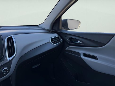 Used 2019 Chevrolet Equinox LS w/ LS Convenience Package image 25