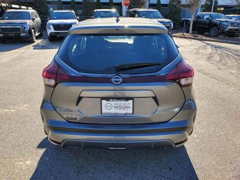 Certified 2025 Nissan Kicks Play S image 5
