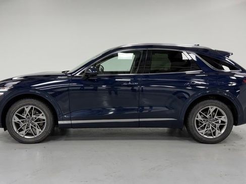 Used 2022 Genesis GV70 2.5T w/ Select Package image 2