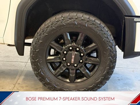 Used 2024 GMC Sierra 2500 AT4 AWD/4WD image 2