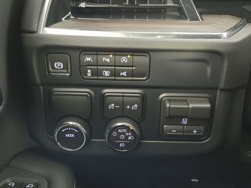 New 2026 Chevrolet Suburban Premier w/ Sun And Tow Package RWD image 23