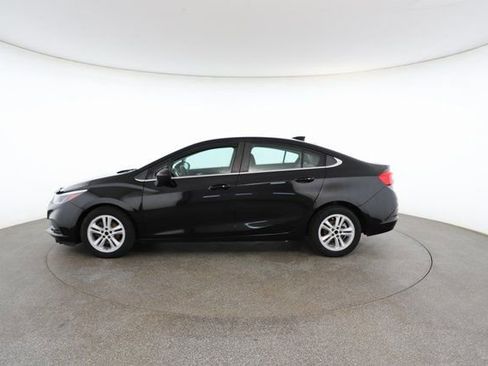 Used 2016 Chevrolet Cruze LT image 6