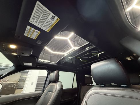 Used 2019 Ford Expedition Limited AWD/4WD image 5