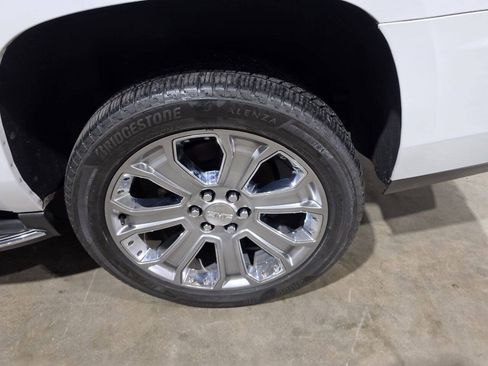 Used 2018 GMC Yukon XL SLT w/ Premium Edition AWD/4WD image 22